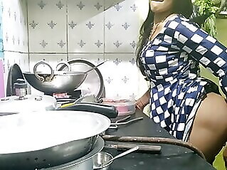 asian indian Indian bhabhi cooking in kitchen and fucking brother-in-law hd videos